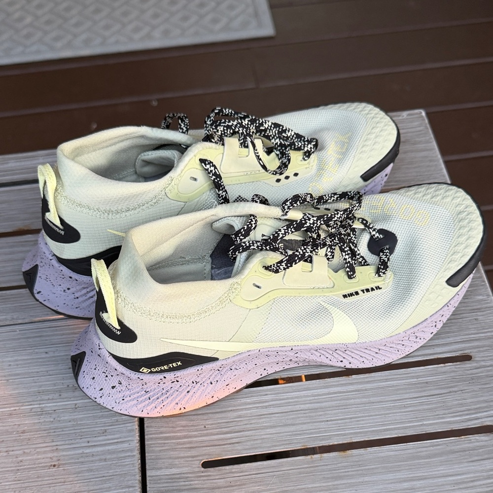 Nike Athletic Shoes - Light Green and Black